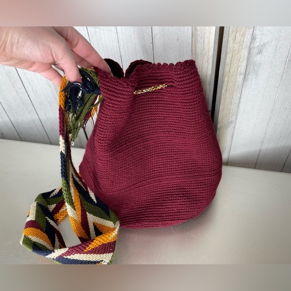 WAYUU Woven Crossbody Bag MOCHILAS Colombian Tribe Women's Bag Burgundy - Picture 2 of 7